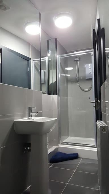The V.I.P Suite - Sleeps 24! Best For Large Groups Liverpool Exterior foto