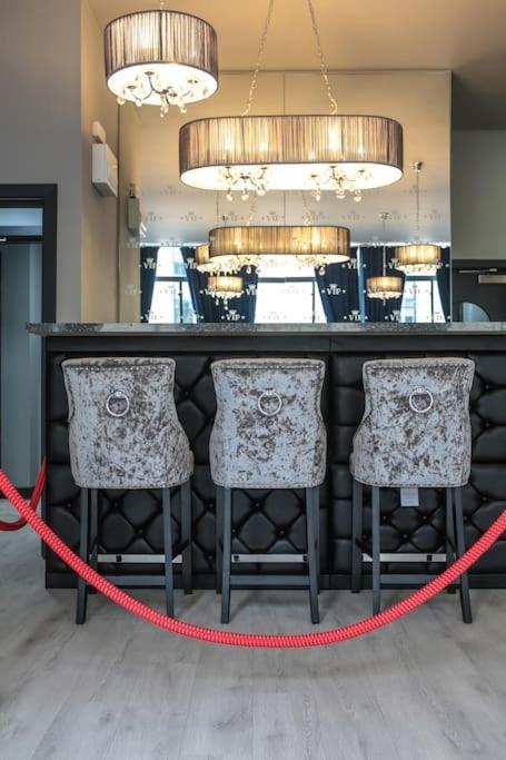 The V.I.P Suite - Sleeps 24! Best For Large Groups Liverpool Exterior foto